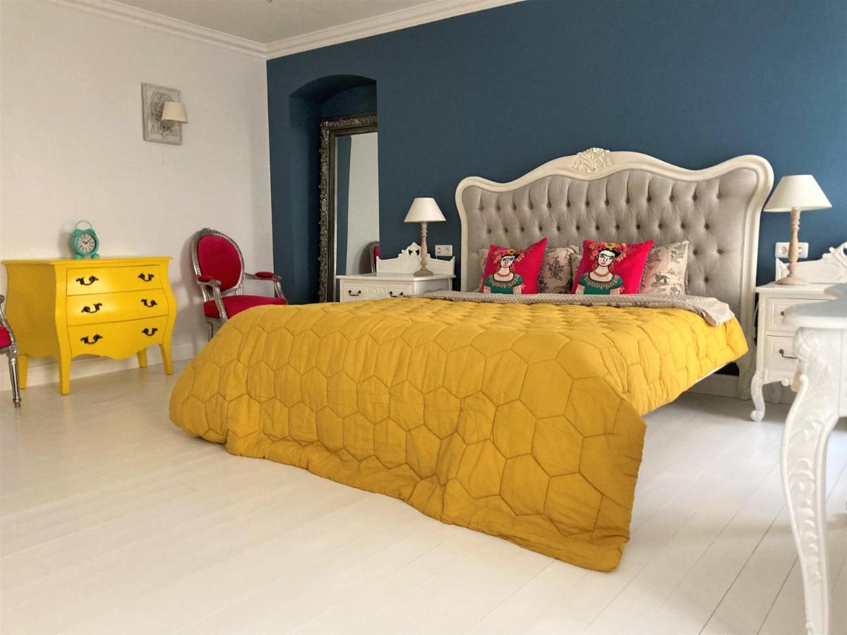 Shabby Chic - Apartment In The Heart Of Vilnius Old Town Luaran gambar